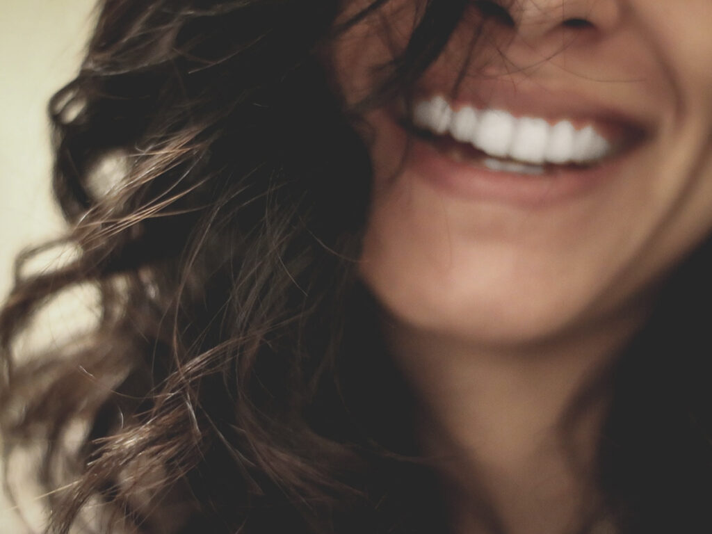 conoce qué es el desgaste dental